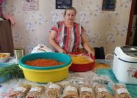 Жительница Заинского района, чьи сыновья на СВО, готовит сухие супы для бойцов